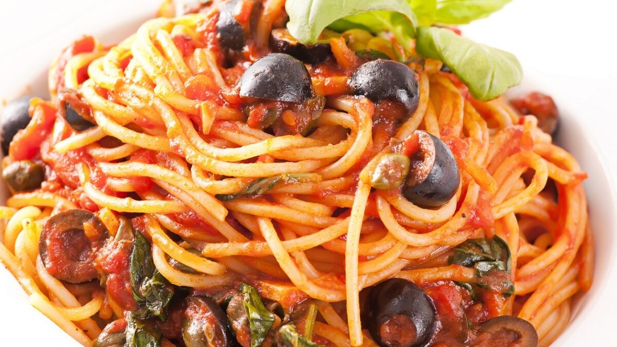 spaghetti-olive-e-capperi