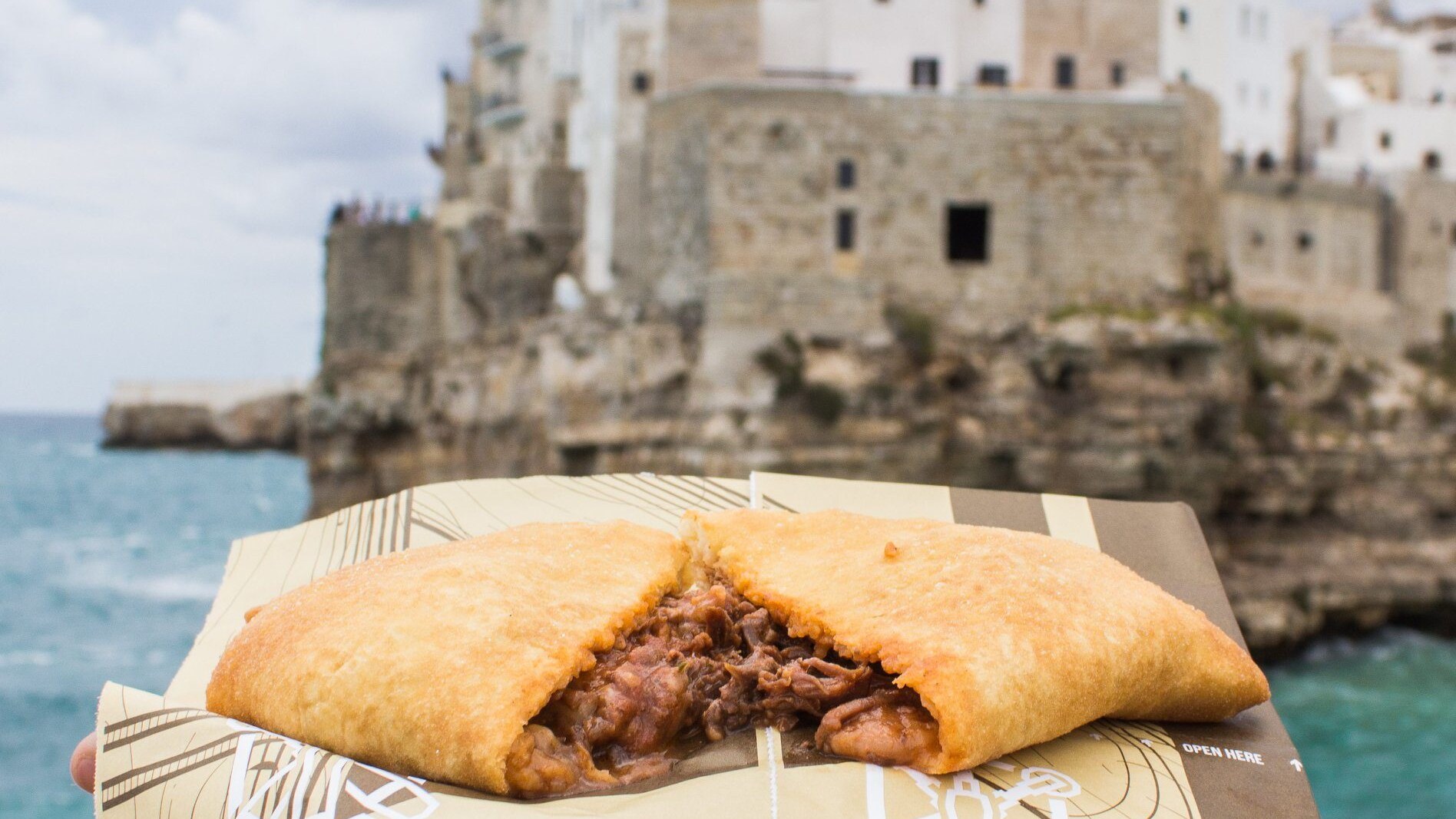 panzerotto-ragù-brasciola-puglia