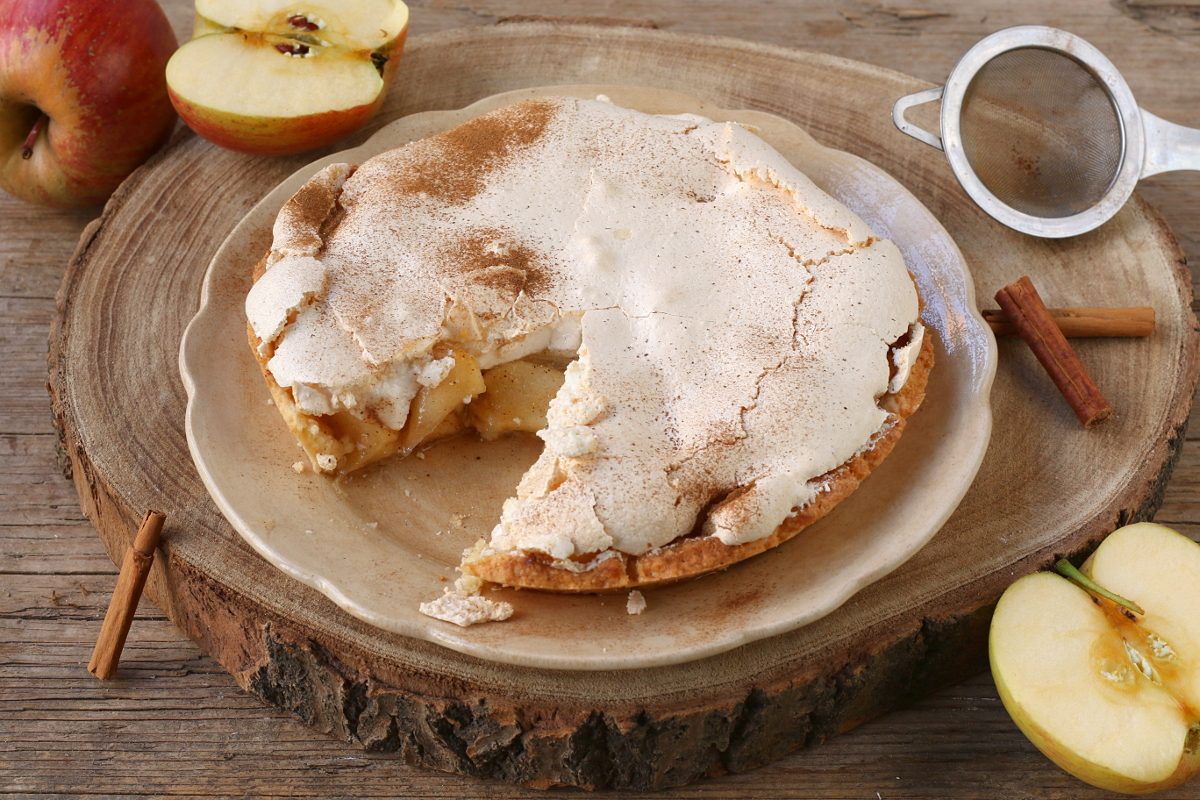 Torta di mele con meringa