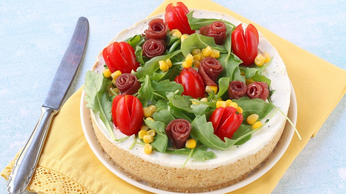 Cheesecake salata con rucola e bresaola