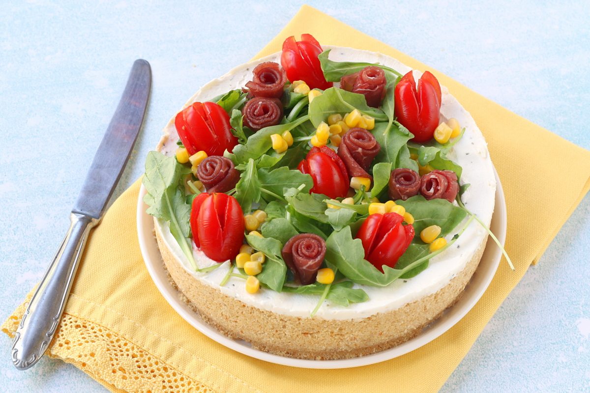 Cheesecake salata con rucola e bresaola