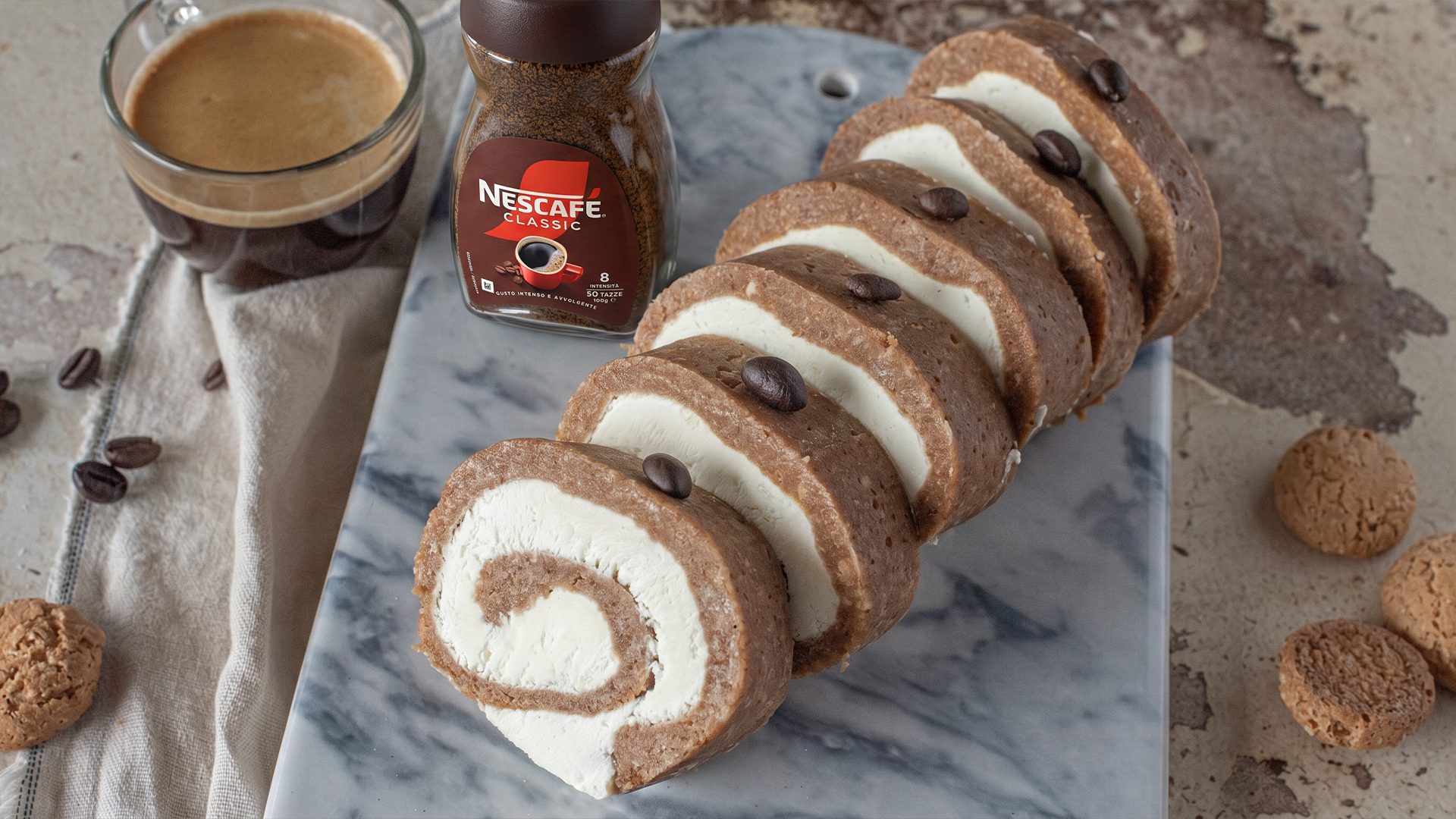 Rotolo al caffè e amaretti