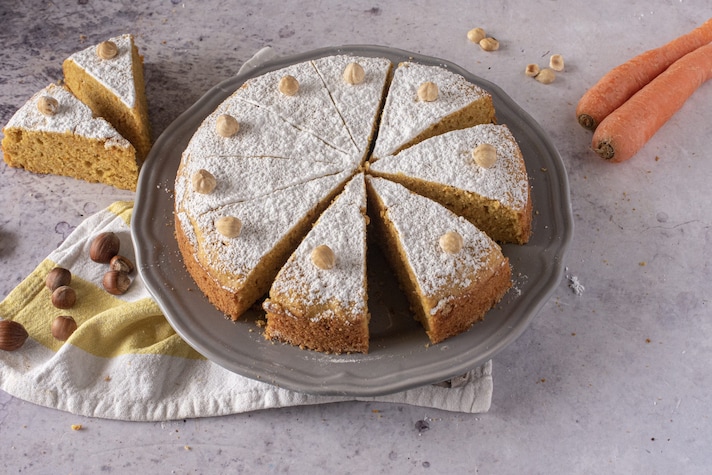 torta di carote e nocciole
