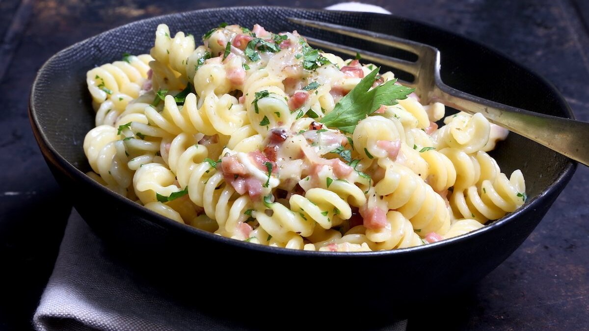 7_fusilli speck e Brie pronti_fusilli speck e Brie©Gooduria lab