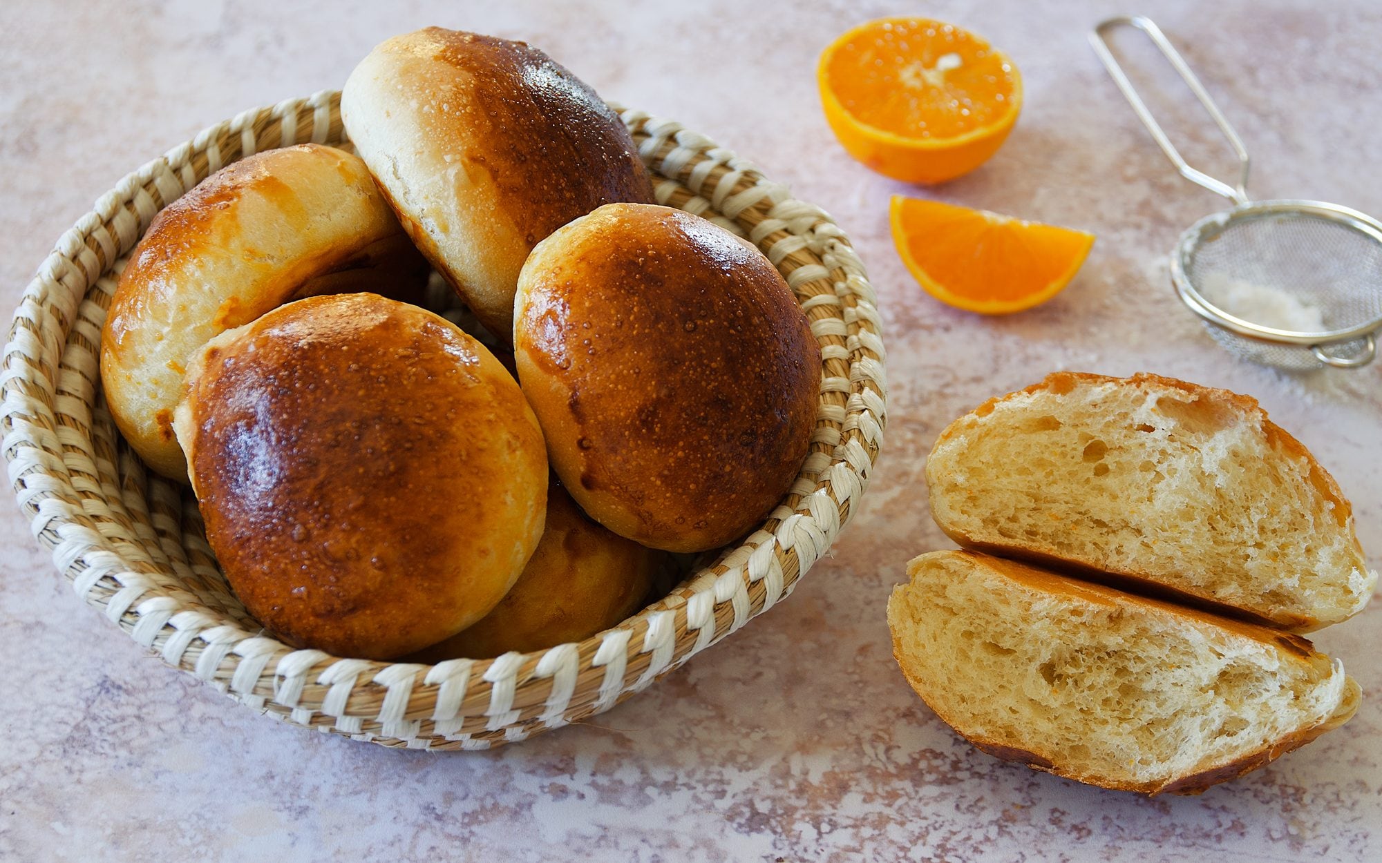 Brioche all'acqua la ricetta per farle soffici senza burro, uova e latte