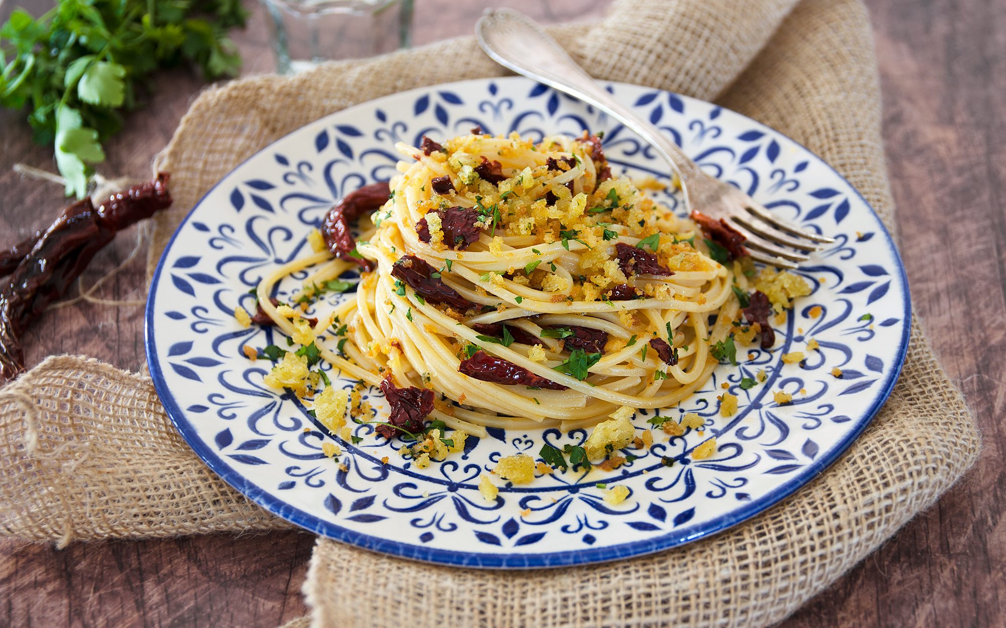 Pasta Ai Peperoni Cruschi La Ricetta Del Primo Piatto Tipico Della pasta-ai-peperoni-cruschi-la-ricetta-del-primo-piatto-tipico-della