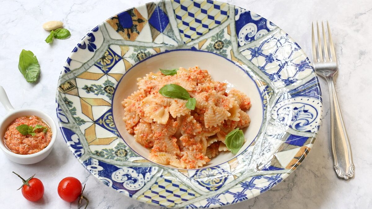 Pasta fredda con pesto alla trapanese