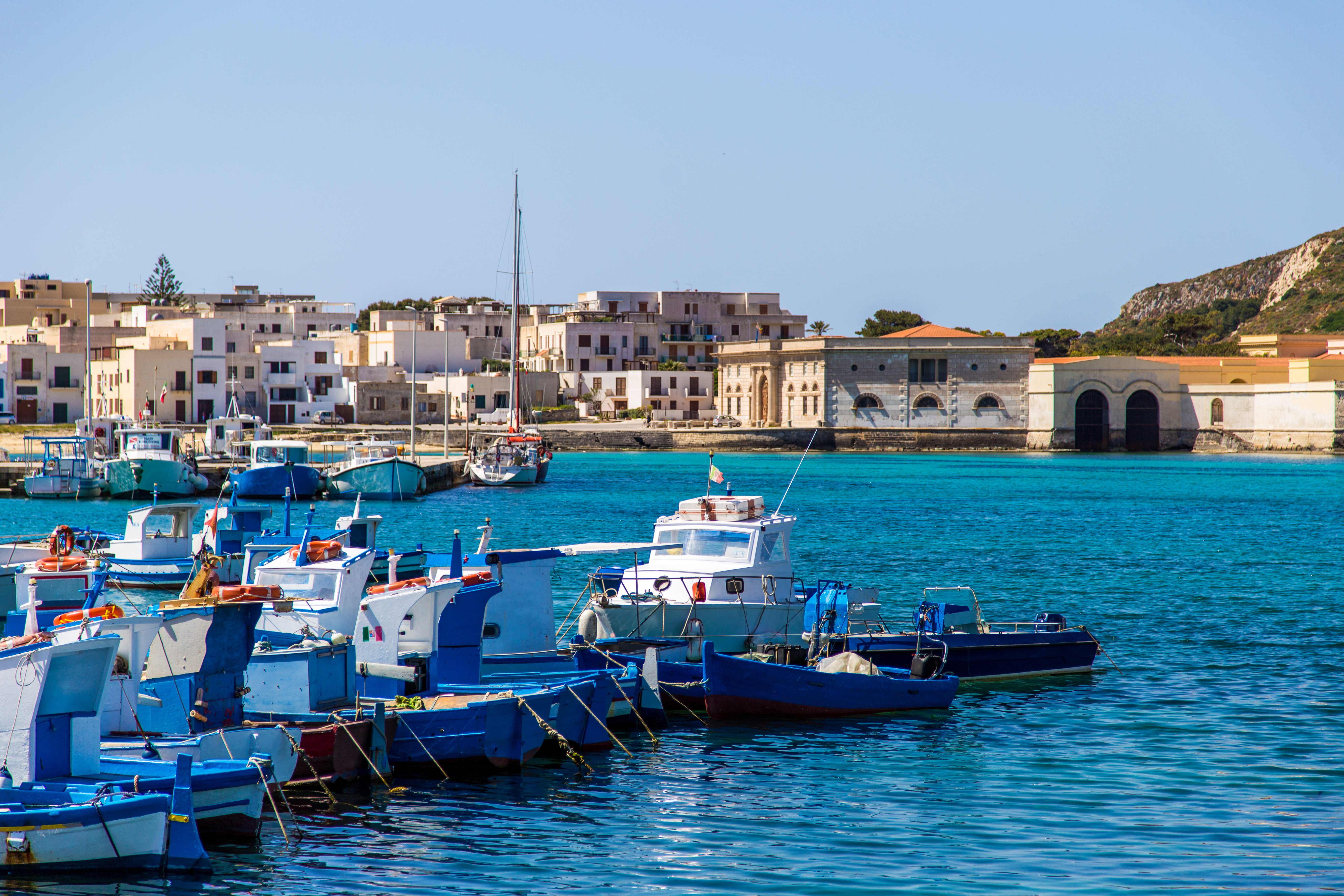porto Favignana barche pesca tonno una Fishtuna