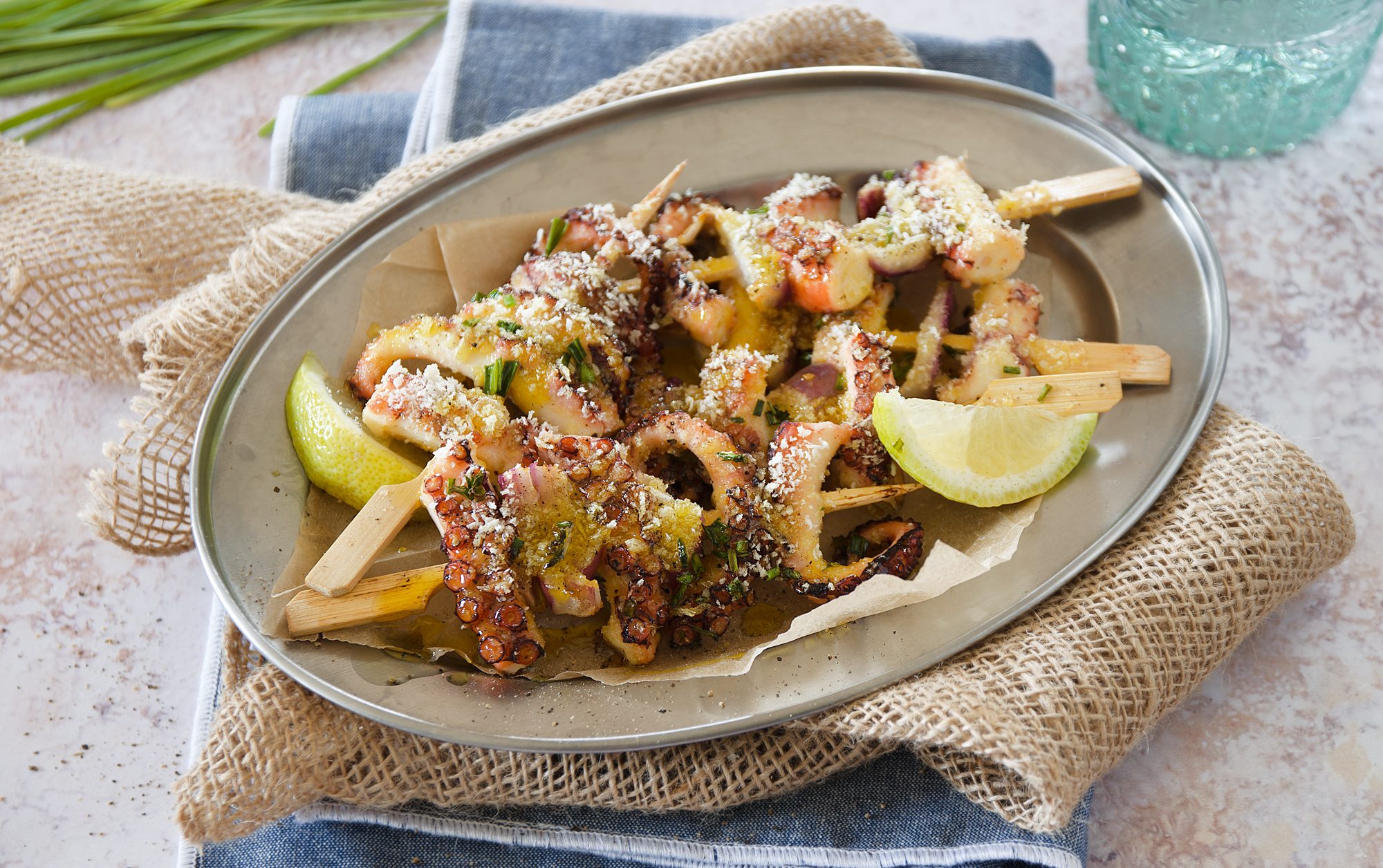 Spiedini di polpo e cipolla