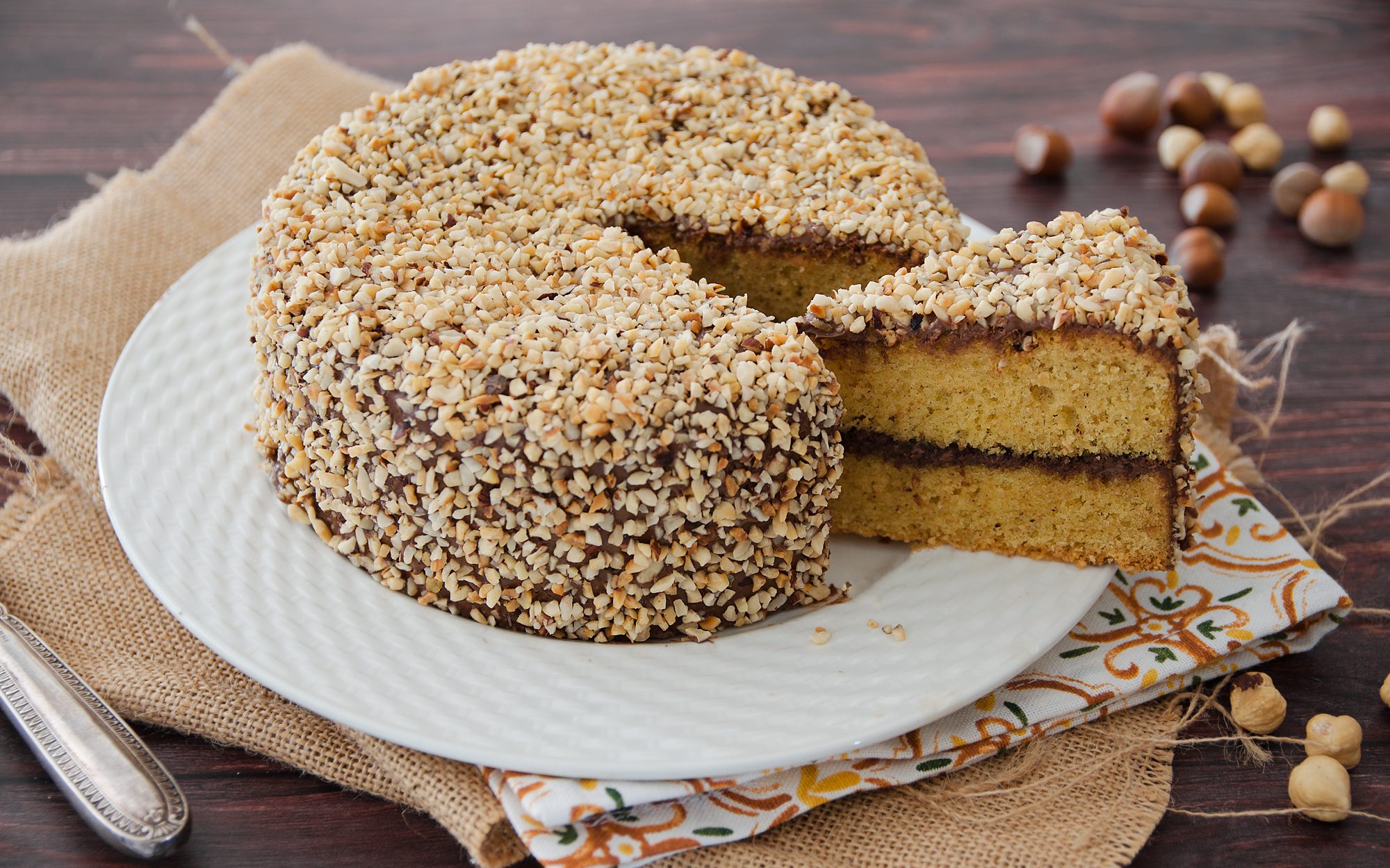Torta di nocciole