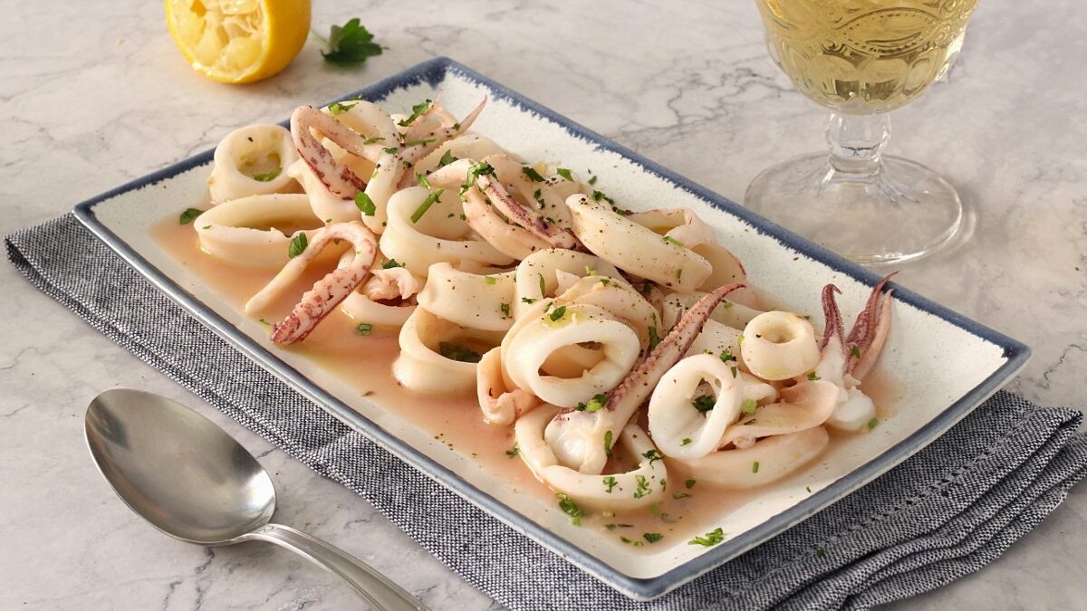 Calamari al vino bianco