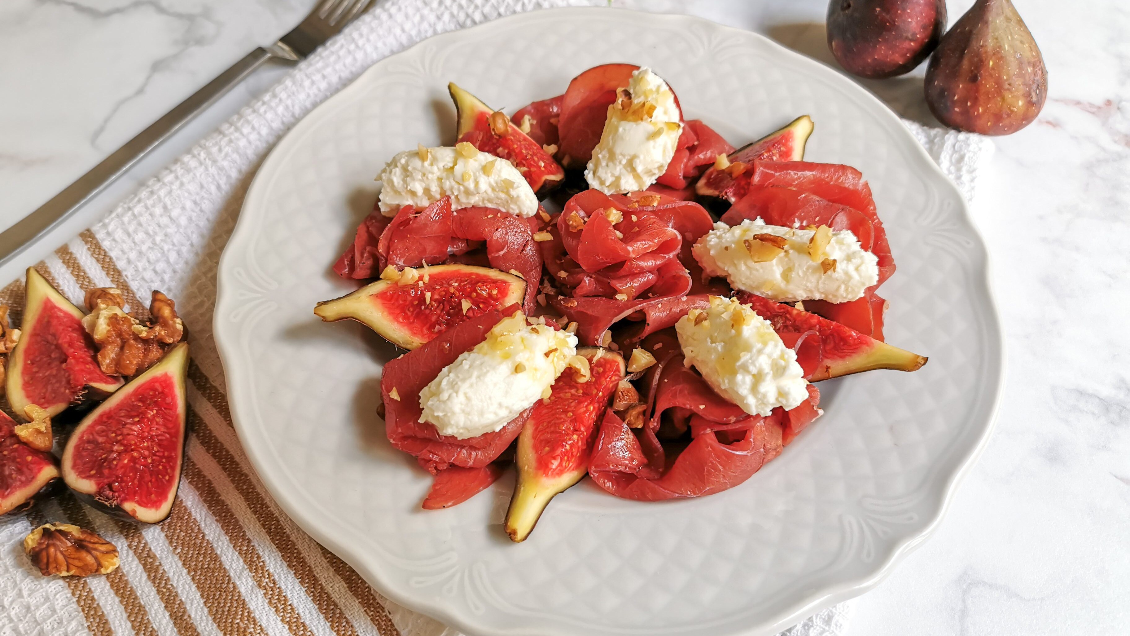 Carpaccio di bresaola e fichi