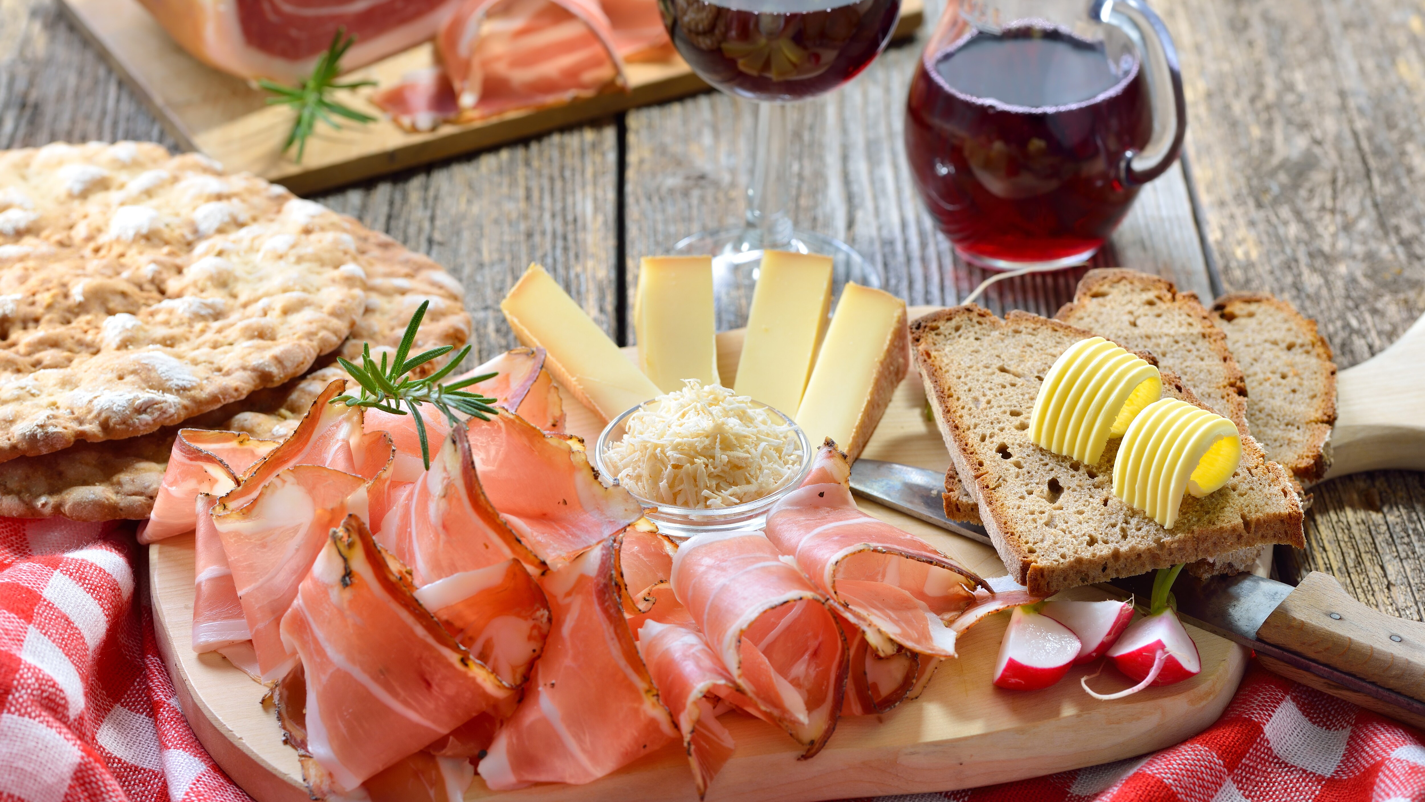 prosciutto formaggio vino torggelen