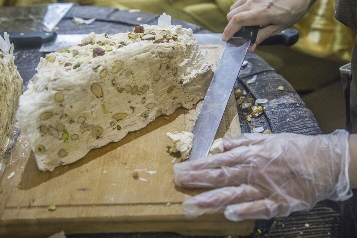 torrone bianco con pistacchi