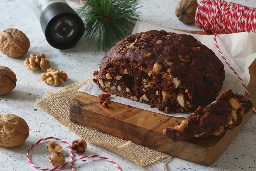 Panpepato: la ricetta del dolce natalizio con frutta secca
