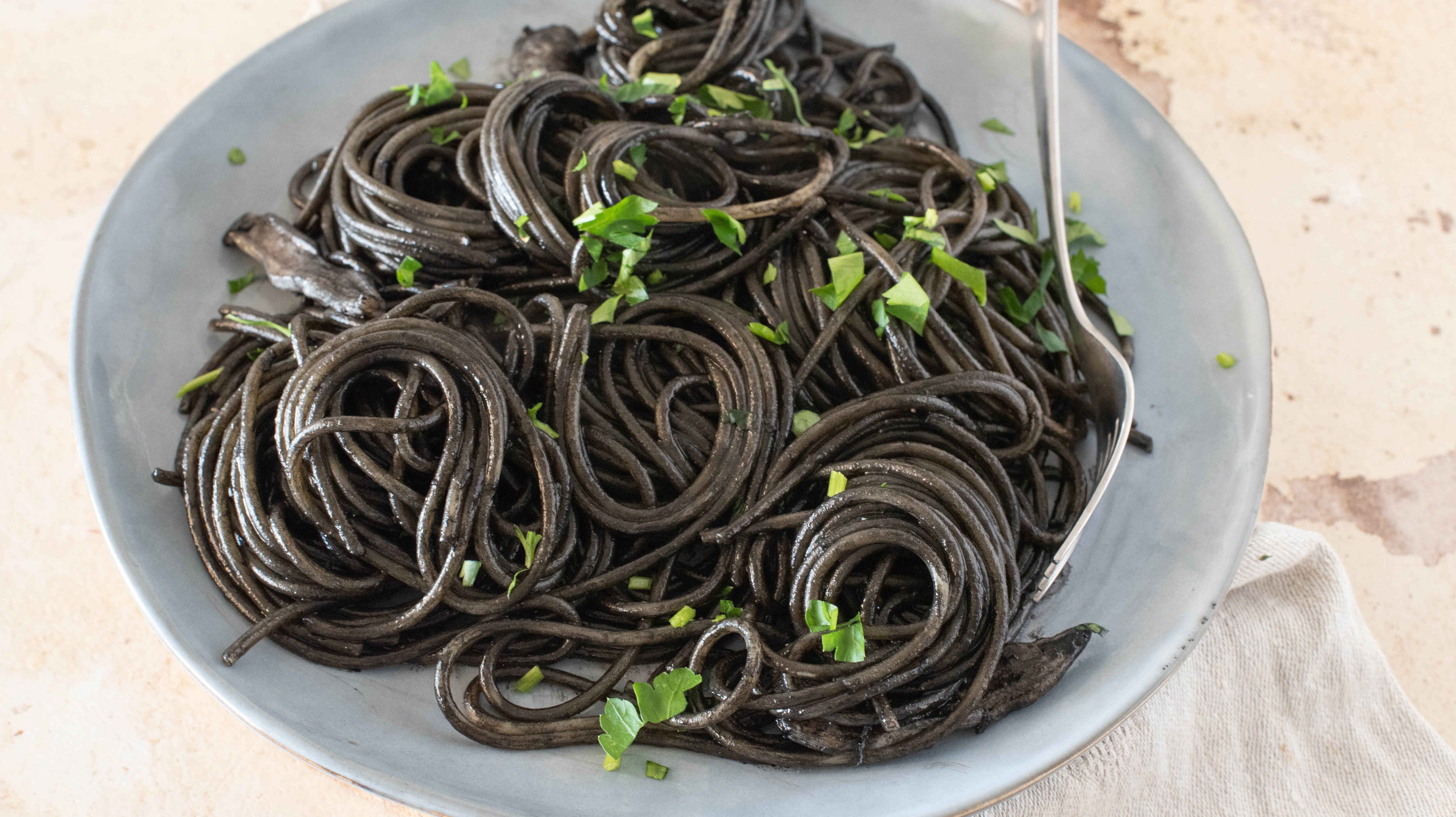 spaghetti con nero di seppia