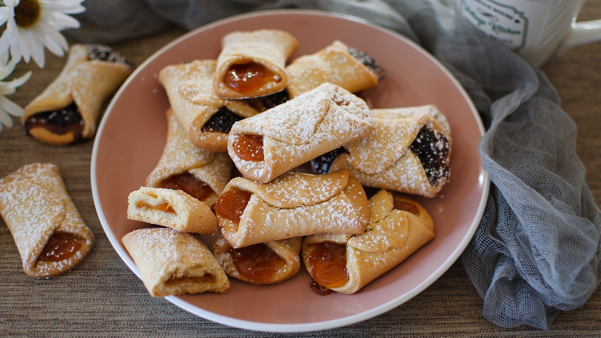 Biscotti pizzicati alla marmellata