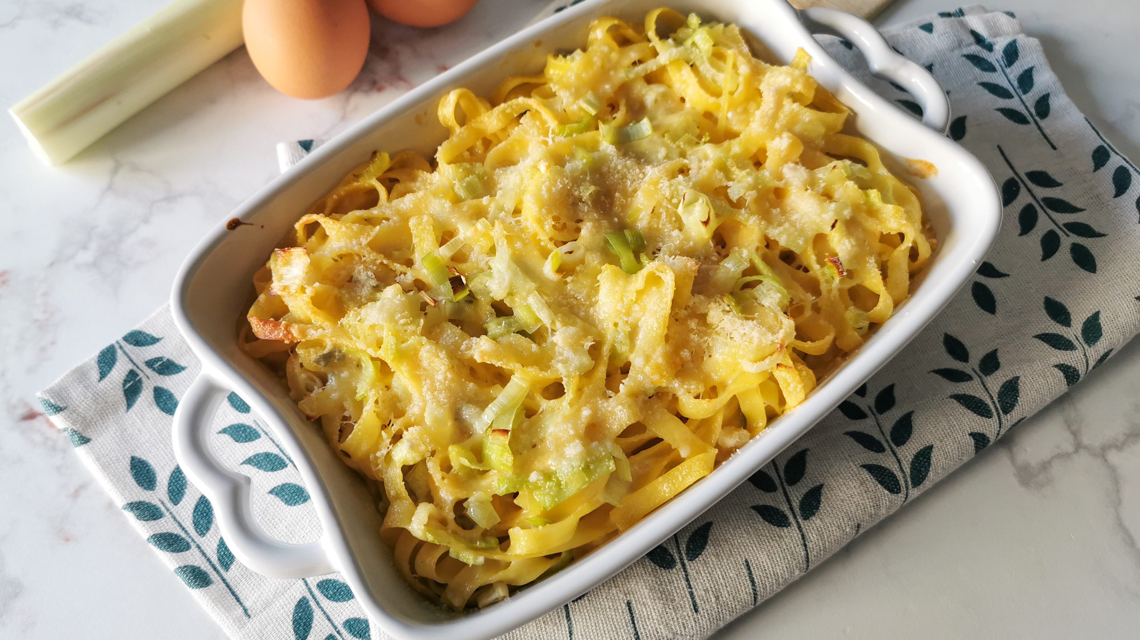 Tagliatelle al forno con porri e gorgonzola
