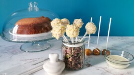Mimosa cake pops
