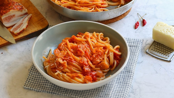 servire l'amatriciana