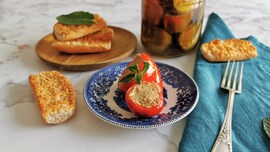 Peperoncini piccanti ripieni di tonno