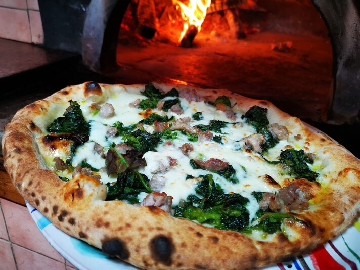 pizza-salsiccia-friarielli-storia