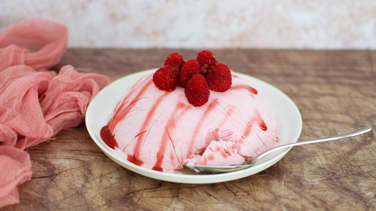 Semifreddo ai lamponi la ricetta del dessert fresco e goloso senza gelatina