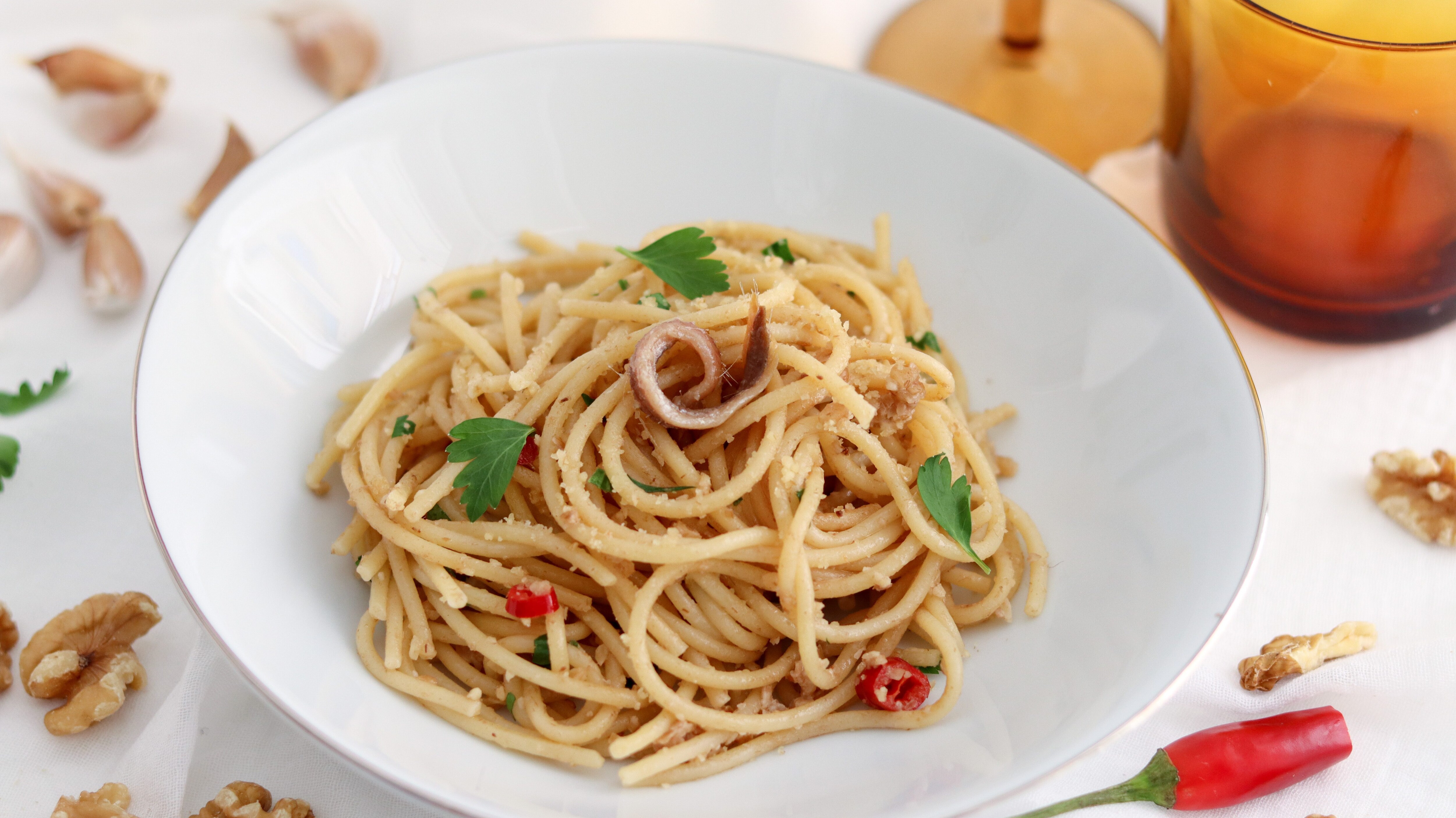 spaghetti alici e noci
