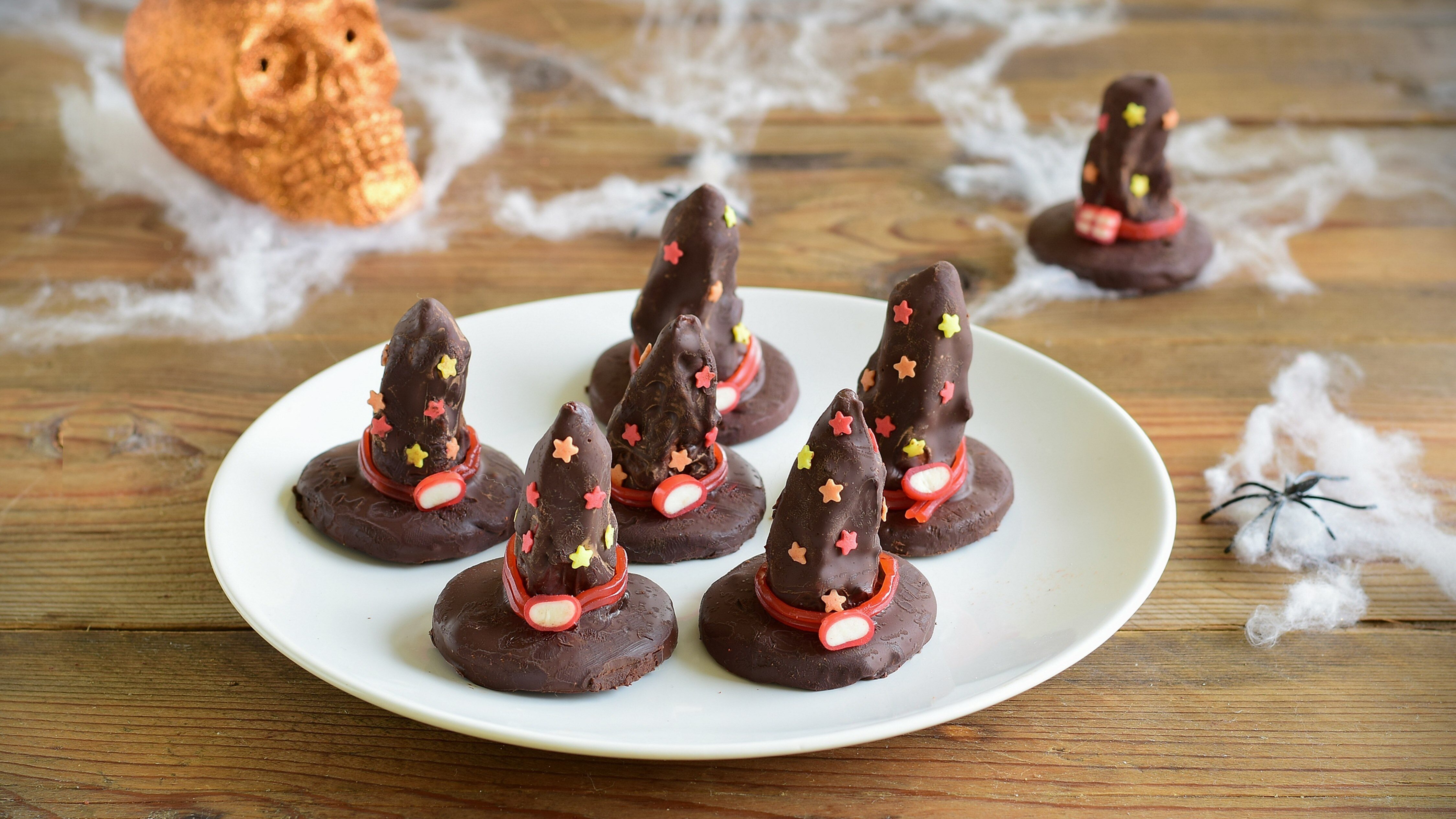 Cappelli delle streghe: la ricetta dolce di Halloween che ti "stregherà"!