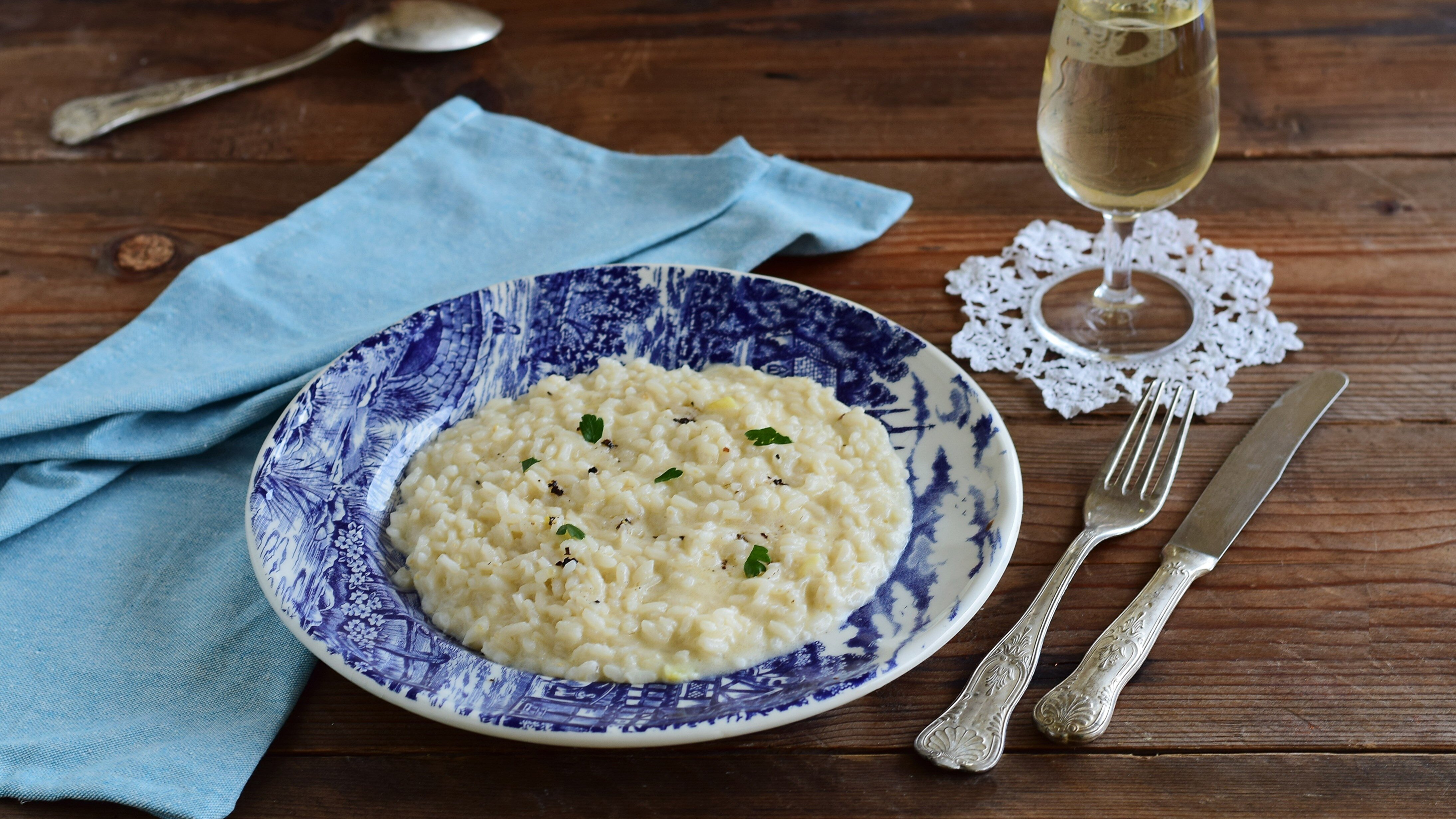 Risotto allo champagne: la ricetta del primo piatto semplice e raffinato
