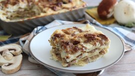 lasagne-bianche-salsiccia-e-funghi