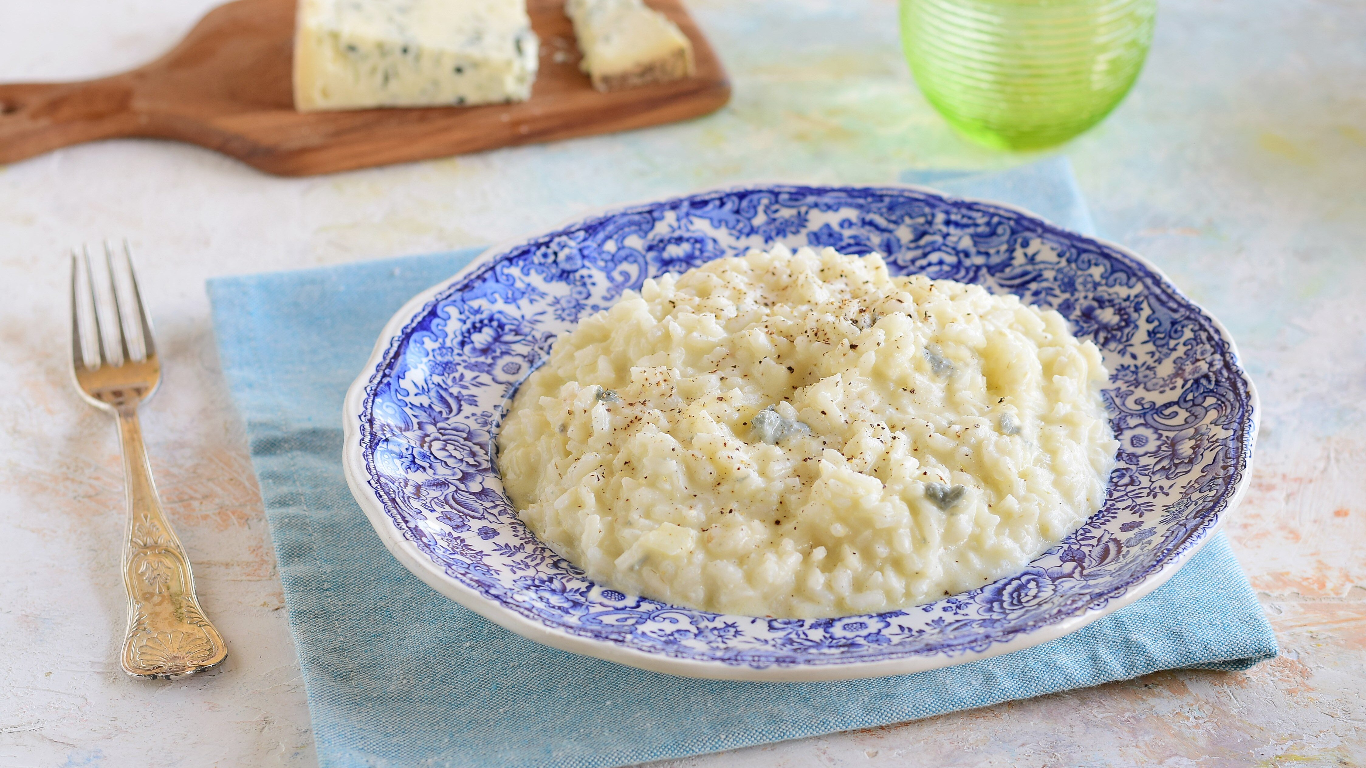 Risotto ai 4 formaggi: la ricetta del primo cremoso e saporito