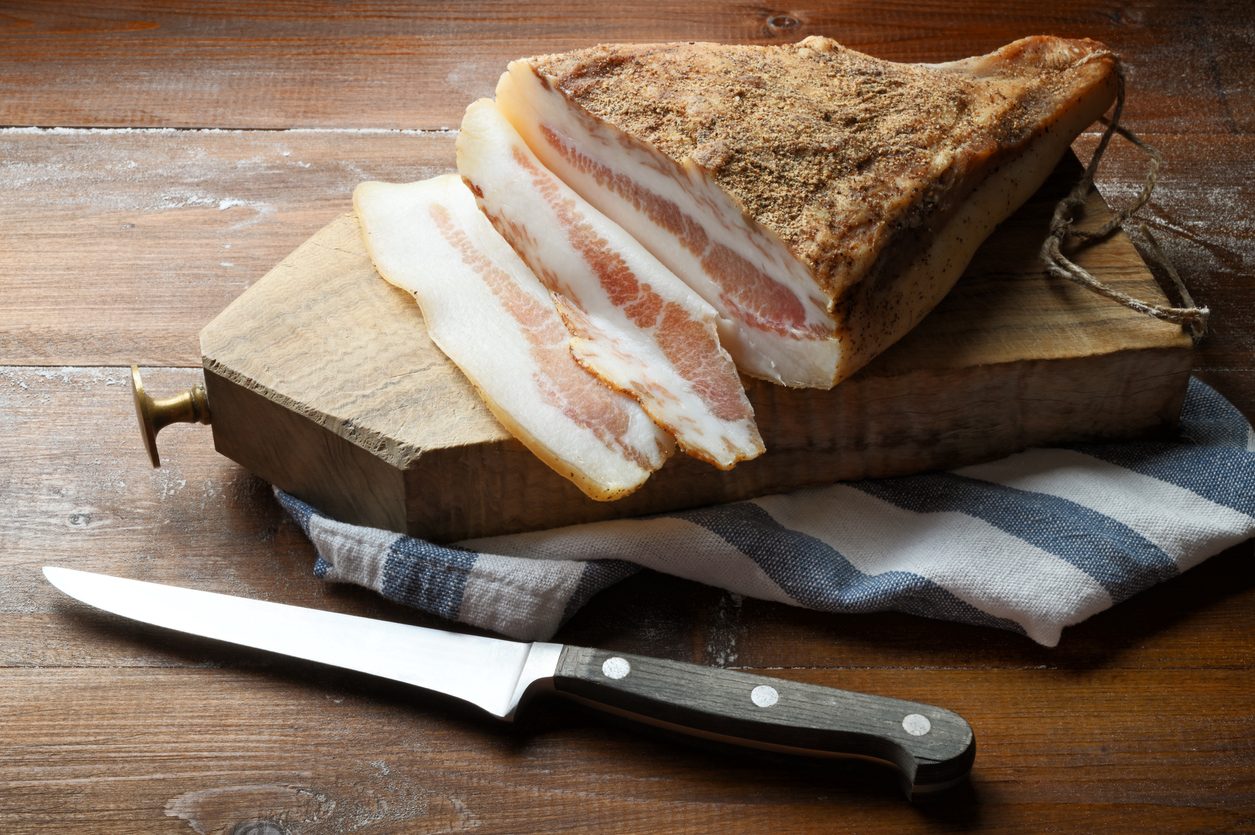 Come riconoscere e scegliere un guanciale di qualità: i consigli dell'esperta