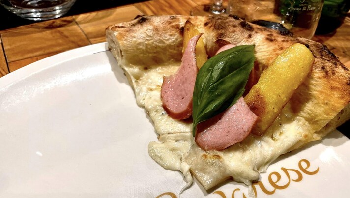 wurstel-e-patatine-abbinamento-pizza-vino-cocktail-birra