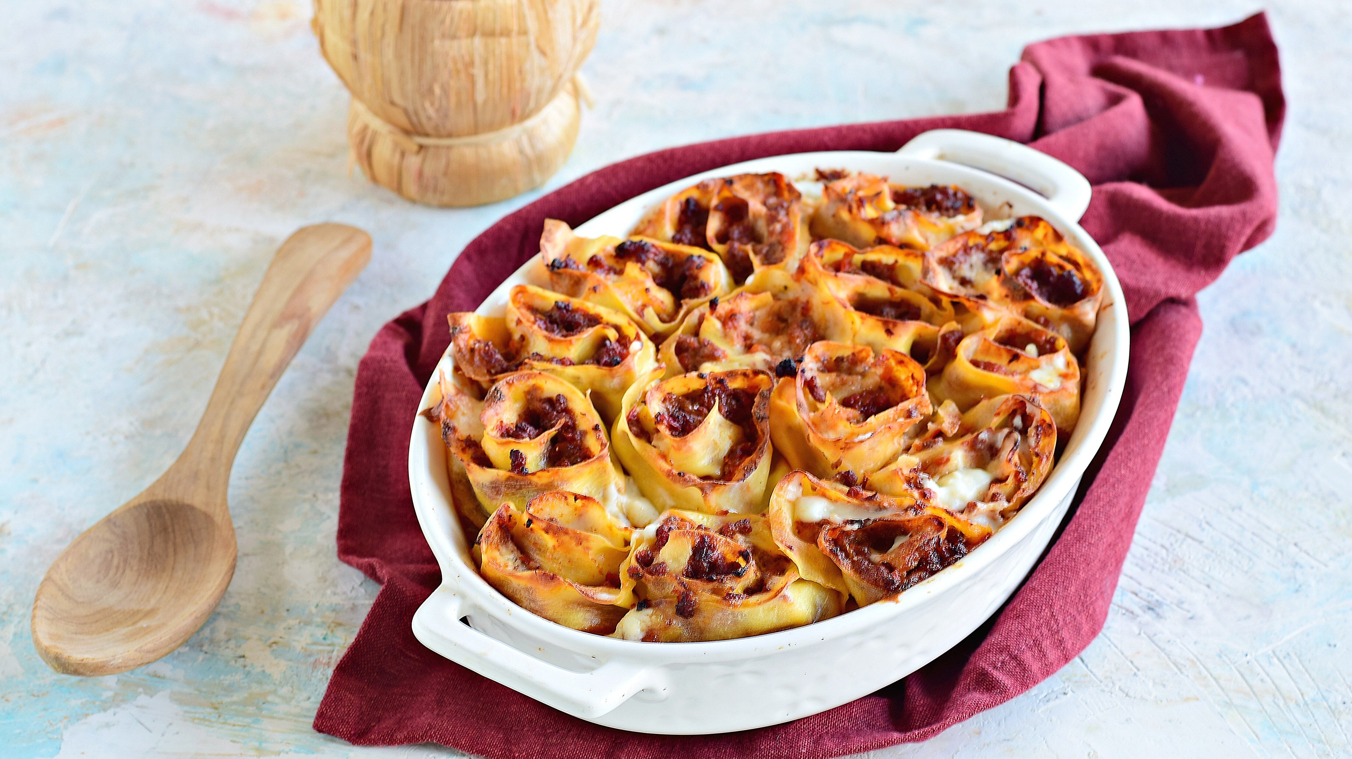 Roselline di lasagne: la ricetta del primo piatto ricco e saporito