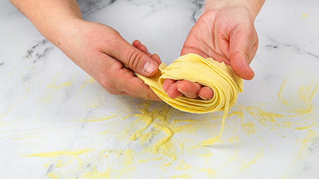 Pasta fresca senza uova la ricetta per prepararla in casa