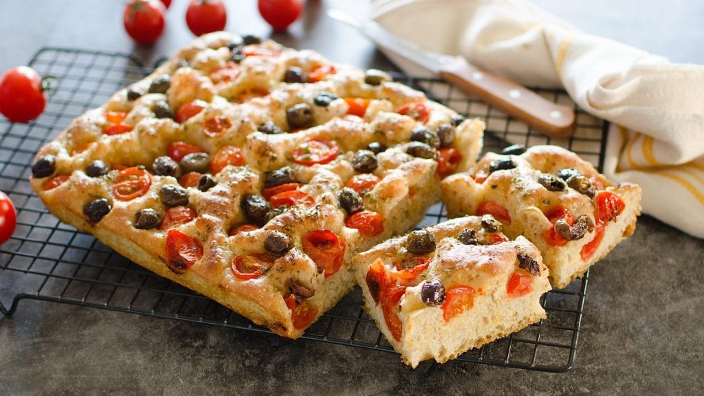 Focaccia millebolle di Fulvio Marino: la ricetta preparata in tv