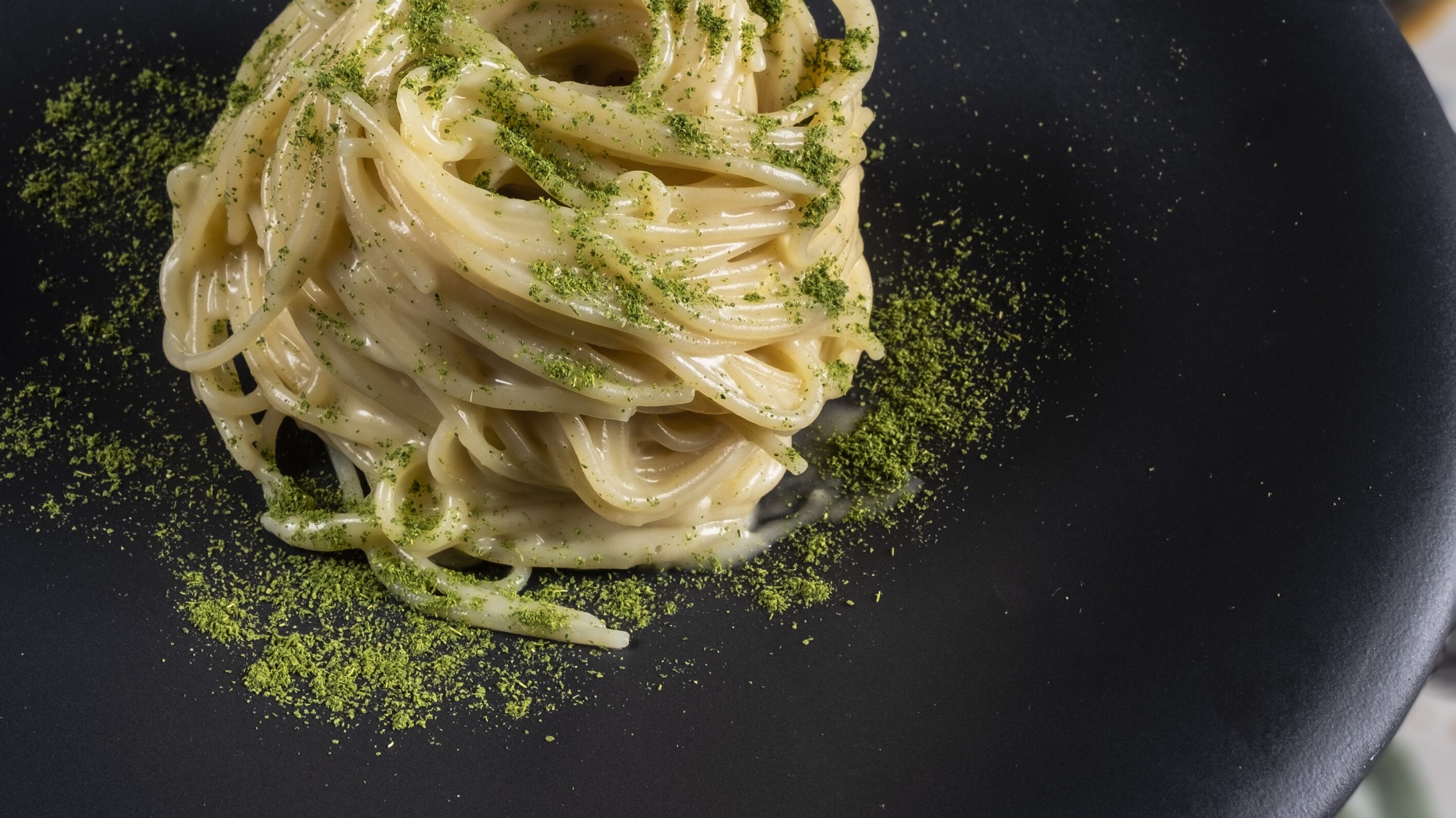 spaghetti-limone-olio-provolone-peppe-guida-ricetta
