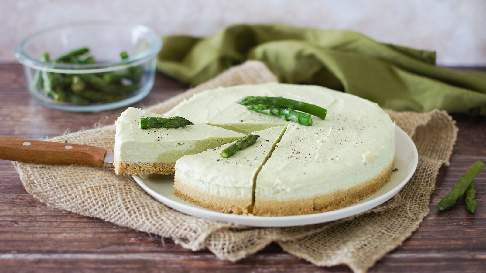 Cheesecake agli asparagi