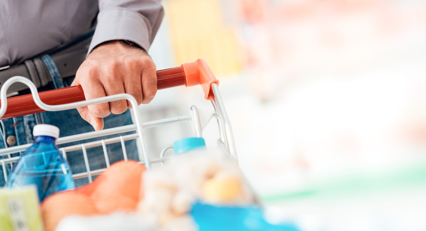 Spesa: sempre più italiani vanno al discount. E l'inflazione aumenta il numero di poveri