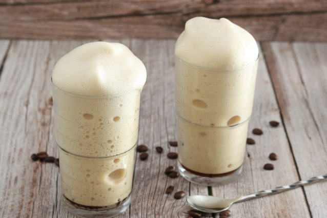 Spumone al caffè: la ricetta del dessert al cucchiaio fresco e goloso ...