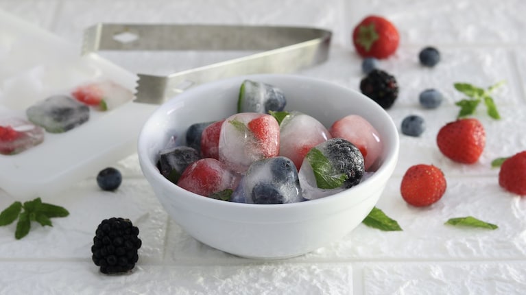 cubetti-di-ghiaccio-con-frutta