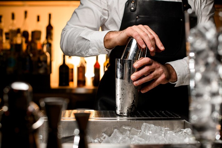 barman-bartender-barista