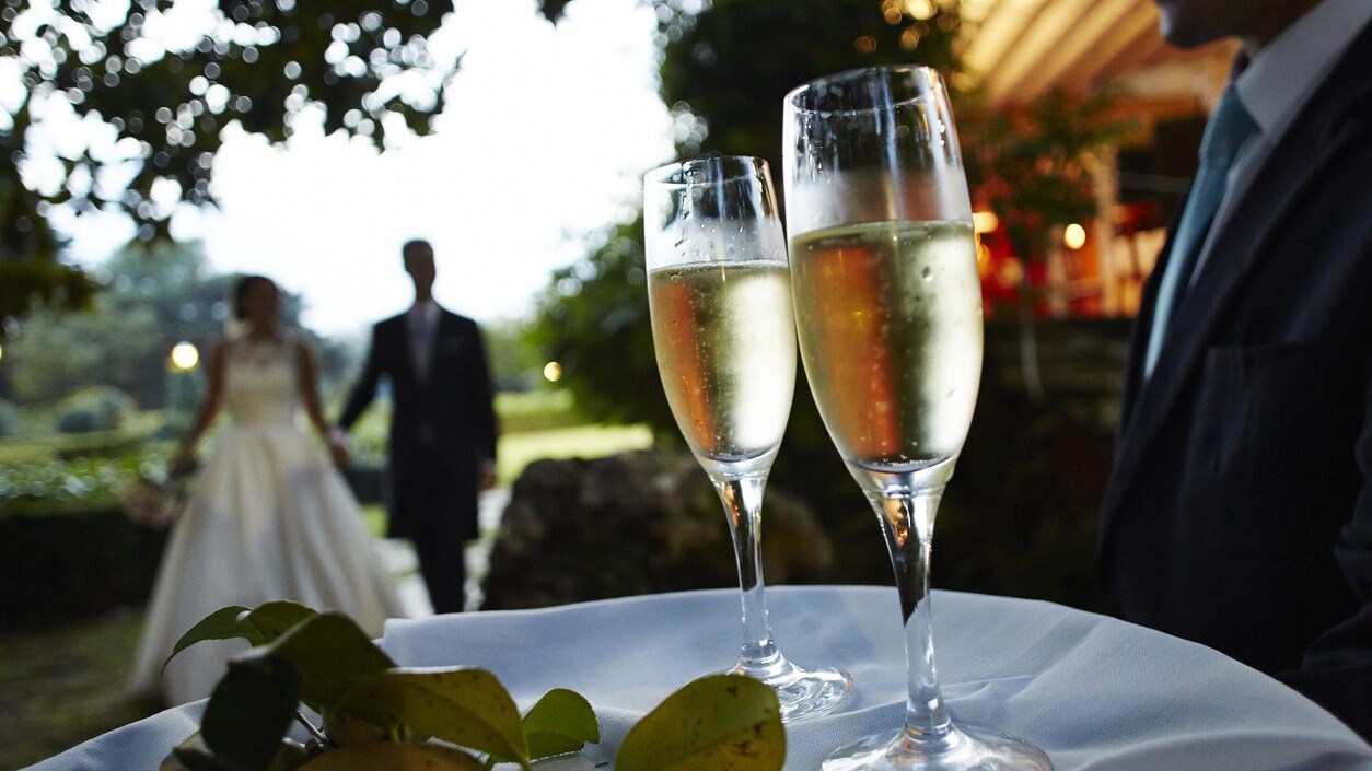 matrimonio-scappano-senza-pagare