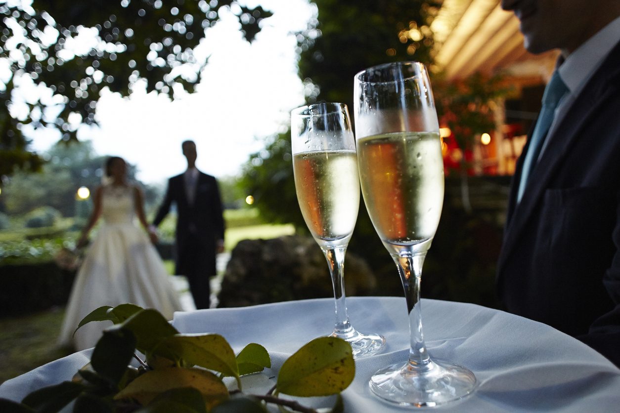 matrimonio-scappano-senza-pagare