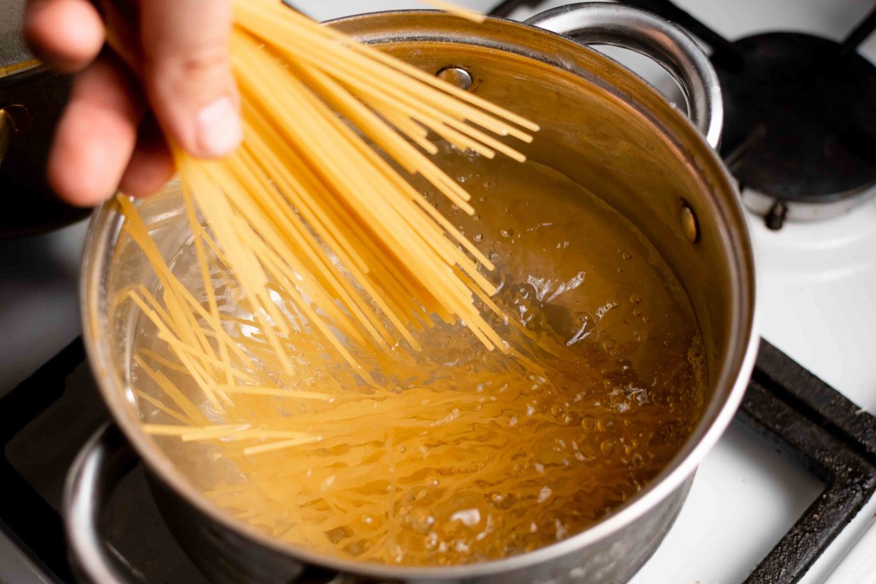 si-dice-calare-o-buttare-la-pasta
