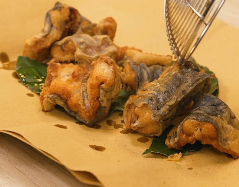 Perché si mangia il capitone fritto al cenone della Vigilia?