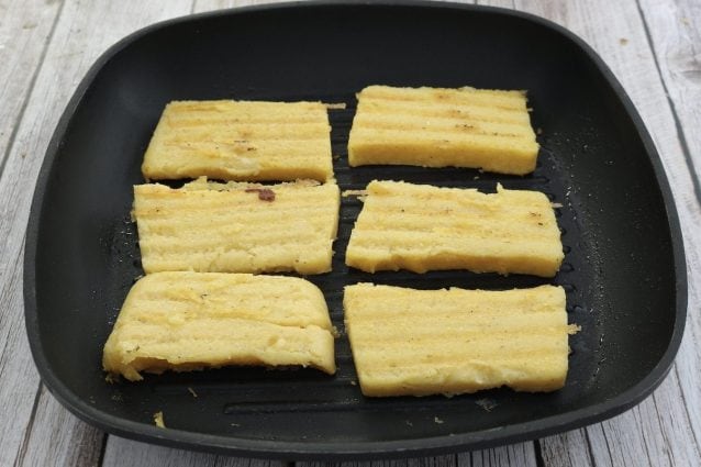 Crostini di polenta: la ricetta dell&amp;#39;antipasto sfizioso perfetto per le ...