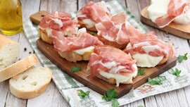 crostini-prosciutto-e-mozzarella