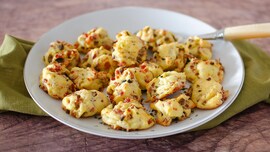 Bigné salati con pancetta